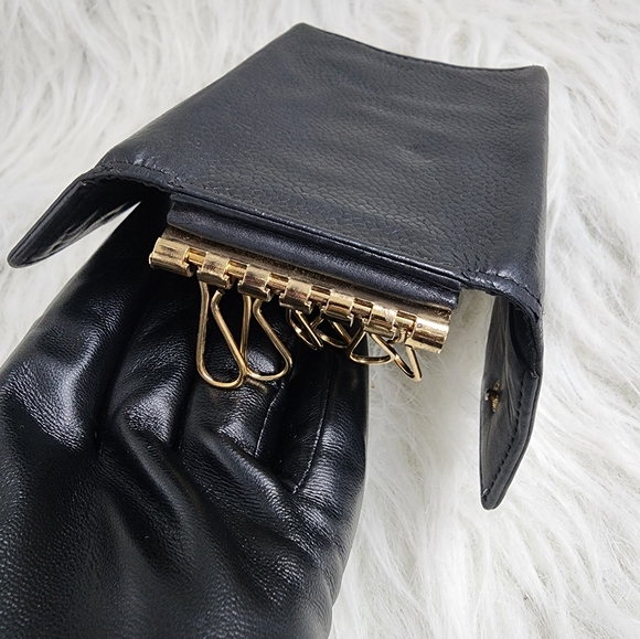 - 💯 % Authentic Vintage Chanel Caviar Black Leather key Ring - Picture 10 of 10